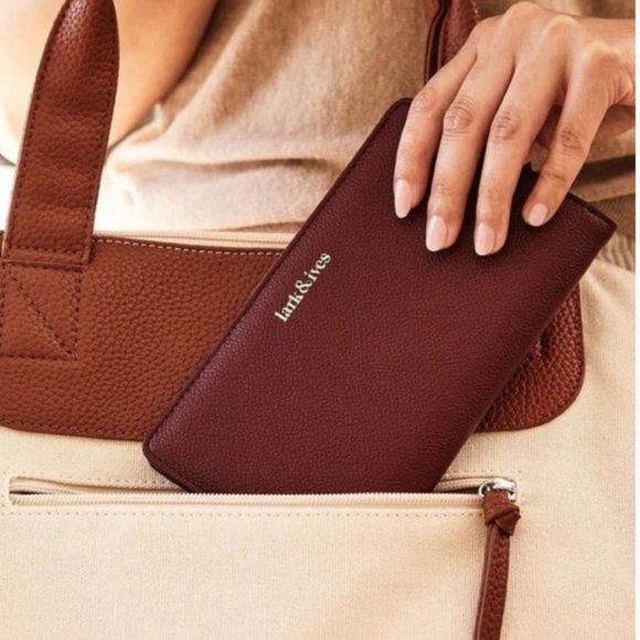 NEW 🎁 LARK & IVES Vegan Leather European Style Wallet in Rich Bordeaux Red - Picture 6 of 6